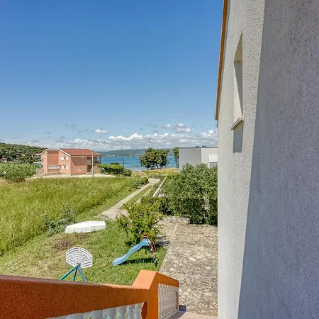 Apartment Seaview In - Happy